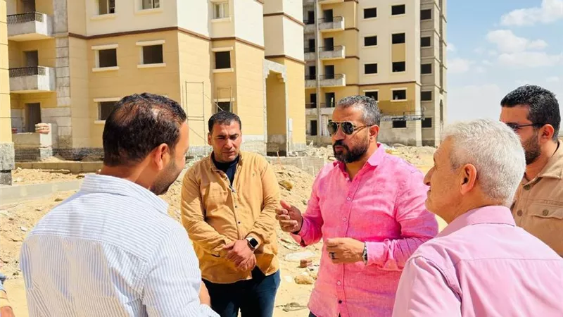 رئيس جهاز العبور الجديدة يتفقد مشروع الإسكان الأخضر بالحي 37 لمتابعة التنفيذ