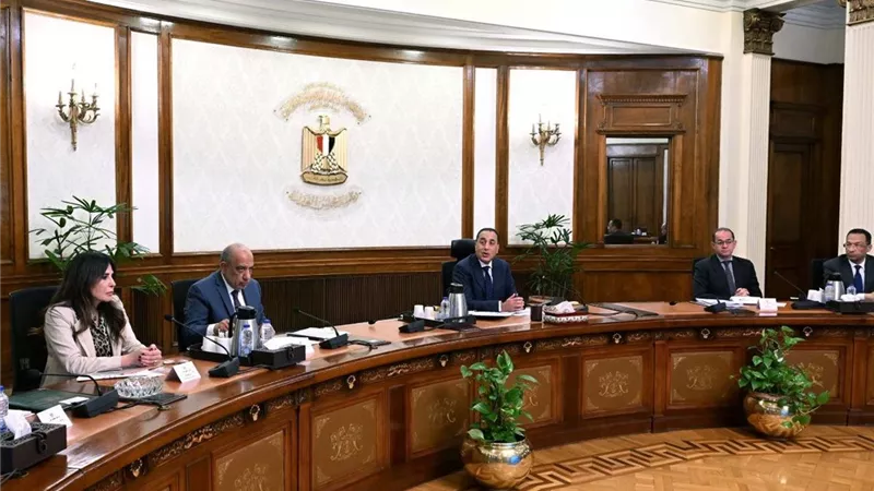 رئيس الوزراء يتابع إعداد استراتيجية وطنية لإنشاء مراكز البيانات وجذب الاستثمارات الرقمية