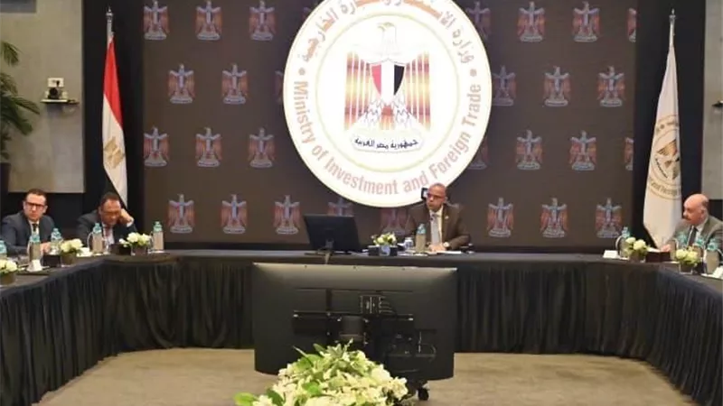 وزير الاستثمار يبحث مع الاتحاد العام للغرف التجارية سبل مضاعفة الصادرات المصرية