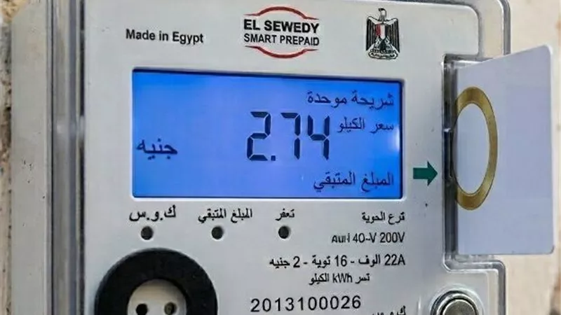 لماذا يشتكي المواطنون من العدادات الكودية؟.. القصة الكاملة للشريحة الموحدة