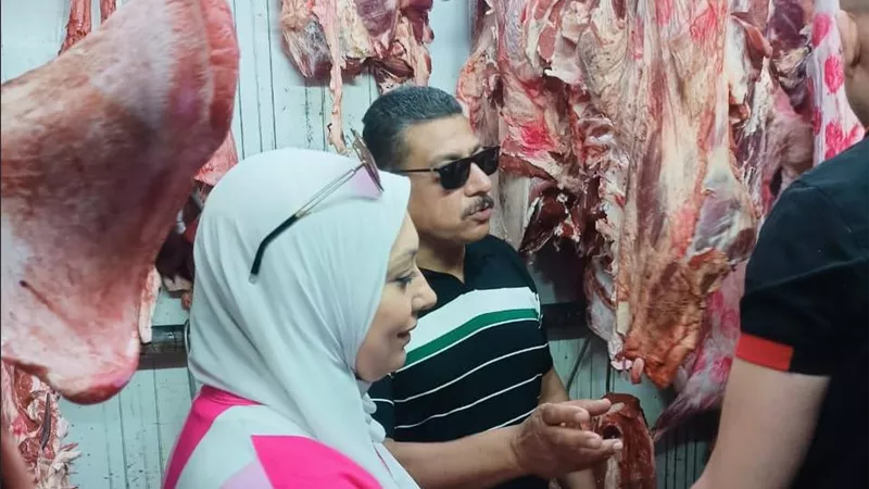 تموين بورسعيد يشن حملات موسعة على محال الجزارة قبل عيد الأضحى
