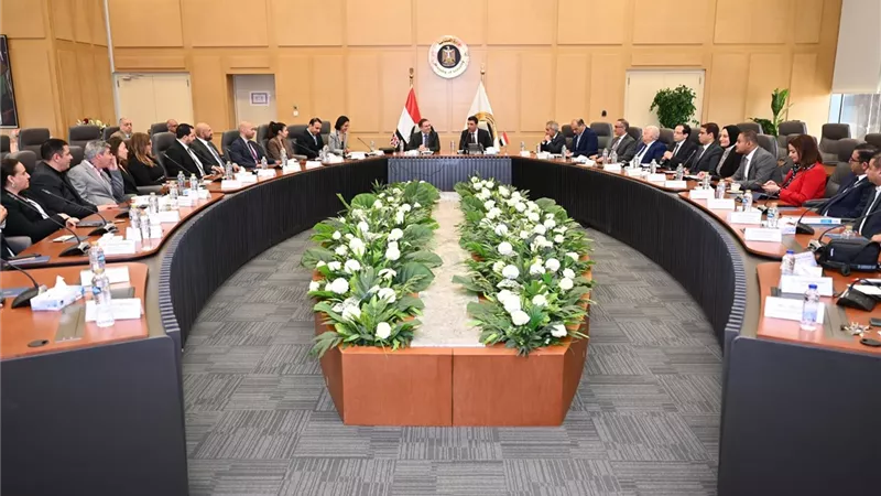 لبحث خططها التوسعية.. وزارة الصناعة تستضيف مائدة مستديرة للشركات البريطانية العاملة في مصر