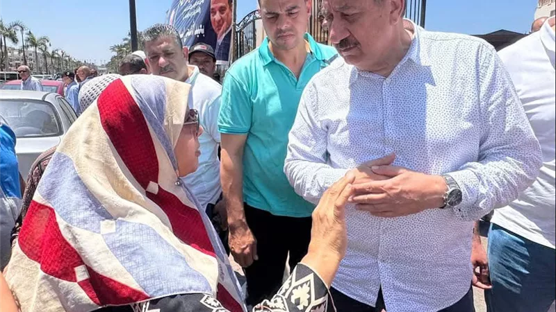محافظ بورسعيد يشدد على الانضباط بالكورنيش والشواطئ خلال ثالث أيام العيد