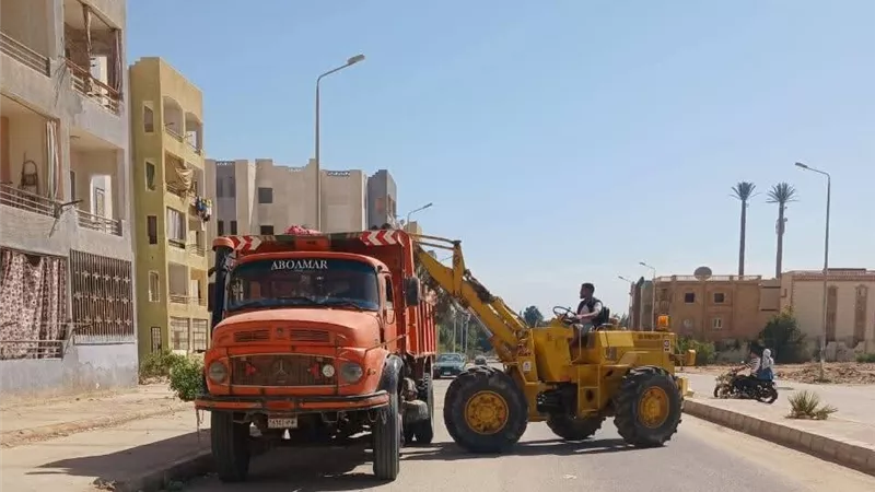 جهاز حدائق أكتوبر يواصل تنفيذ حملات النظافة ورفع المخلفات بمختلف المناطق