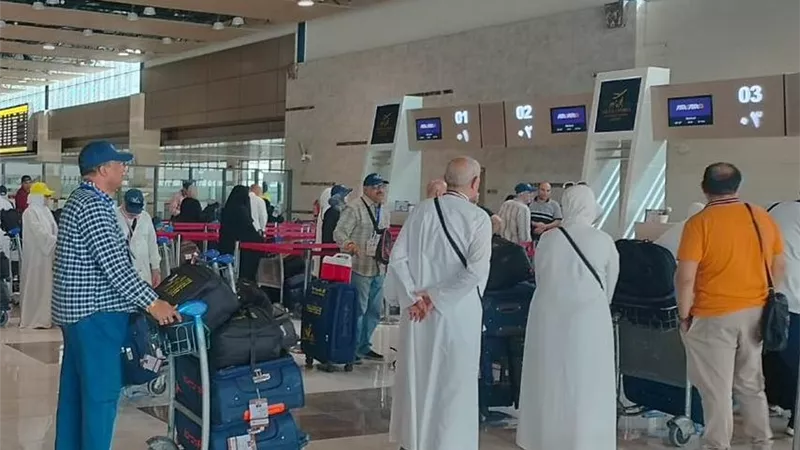 وزارة السياحة: 5700 حاج يعودون إلى أرض الوطن عبر أكثر من130 حافلة