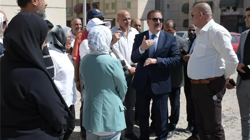 تطوير شامل بالحي الإماراتي.. رصف 5 طرق وتحسين الإضاءة والنظافة ببورسعيد