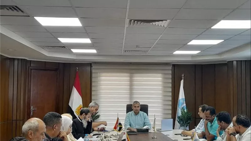 رئيس مياه البحر الأحمر يوجه بسرعة الاستجابة للشكاوى وانتظام ضخ المياه بالمحافظة