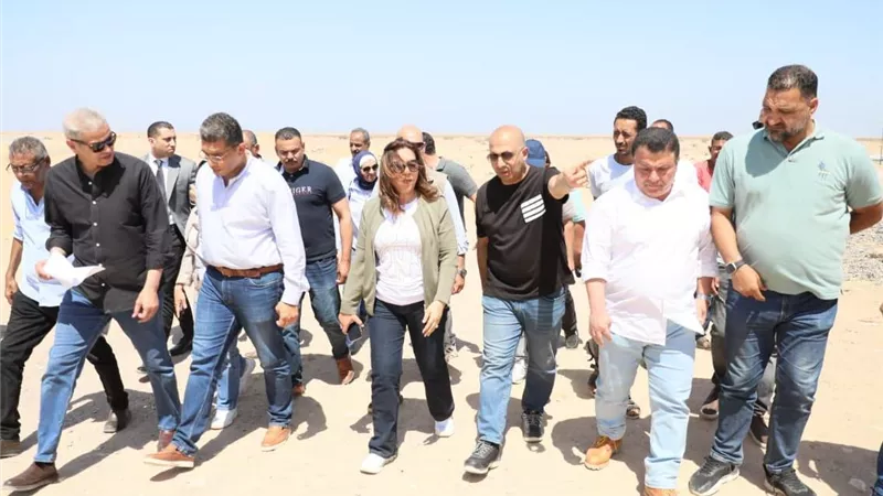 وزيرة التنمية المحلية والبيئة تتفقد مشروعات منظومة المخلفات بالبحر الأحمر