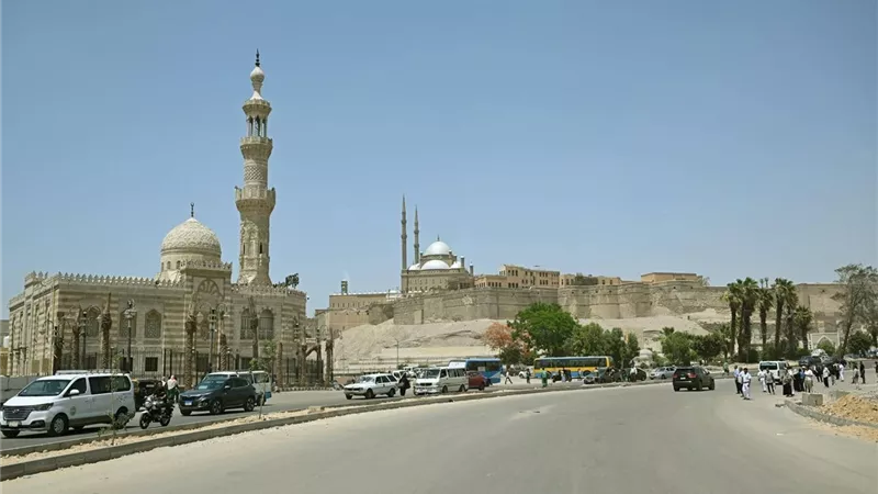 مدبولي يتفقد أعمال ترميم مسجد المسبح ويوجه بإحياء المنطقة وربطها بمشروع القاهرة التاريخية