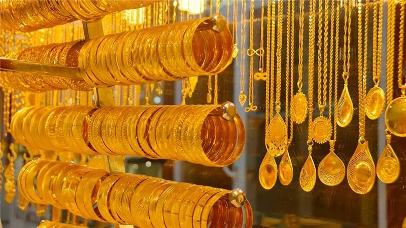     بعد الجدل حول المصنعية.. أسعار الذهب تستقر وعيار 21 يسجل 6665 جنيهًا