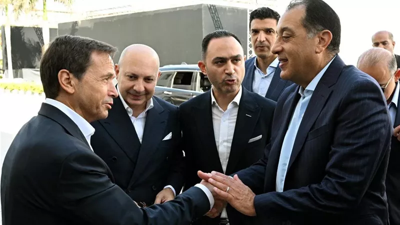 مدبولي يتفقد مشروعات صناعية في 6 أكتوبر ويؤكد دعم الدولة لتوطين الصناعة وزيادة الاستثمارات