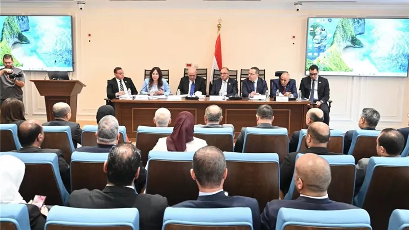 وزيرة الإسكان تستعرض المقترحات والآليات اللازمة لتنظيم السوق العقاري المصري