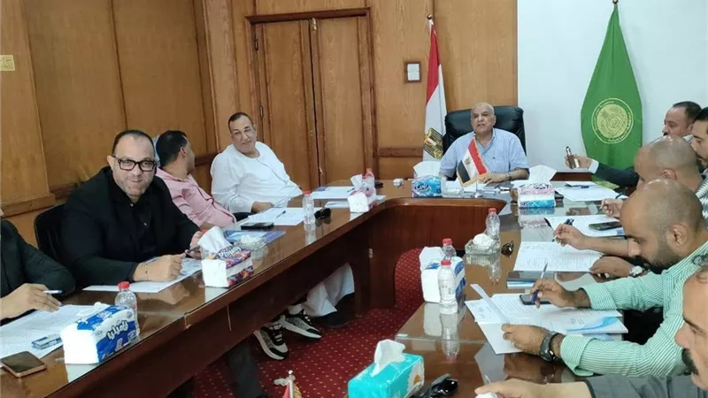 غرفة الإسماعيلية تبحث آليات دعم الأنشطة التجارية وتعزيز بيئة الاستثمار بالمحافظة