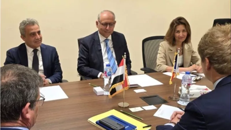 تنسيق مصري فرنسي لبحث آثار الحرب على إمدادات الطاقة وحركة الملاحة والاستثمارات الإقليمية