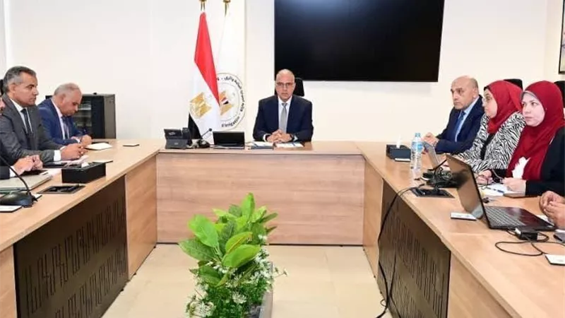 وزير الري يوجه بالانتهاء من تنفيذ خطط تطهيرات الترع قبل 15 يونيو 2026 