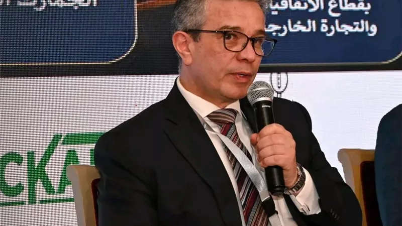 رئيس مصلحة الجمارك: تطوير الإجراءات الجمركية ركيزة أساسية لتعزيز التجارة الخارجية