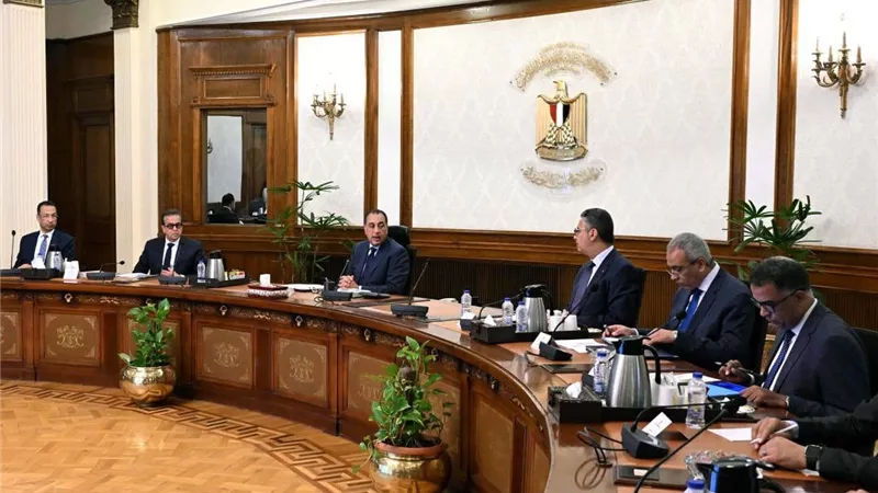 مدبولي يتابع منظومة كارت الخدمات الحكومية الموحد..خطوة جديدة لتوحيد الدعم والخدمات للمواطنين