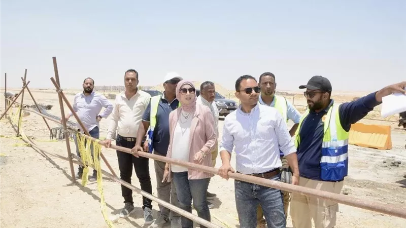 السويس الجديدة تتابع تنفيذ كوبري الربط الاستراتيجي وتؤكد: الالتزام بالجودة والبرامج الزمنية