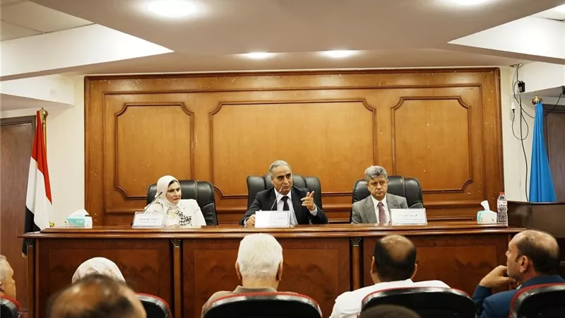 جهاز حماية المستهلك والغرفة التجارية بدمياط يبحثان آليات ضبط الأسواق وتعزيز الإتاحة السلعية وحماية المستهلك