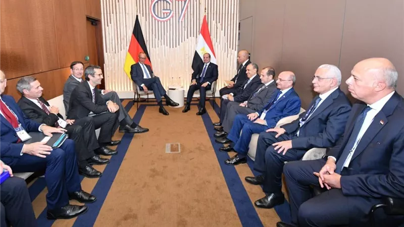 الرئيس السيسي والمستشار الألماني يبحثان تعزيز الشراكة الاستراتيجية والتعاون في الطاقة النظيفة