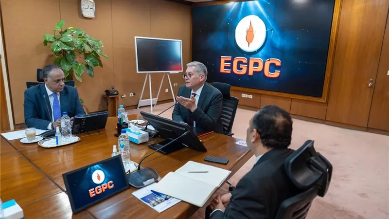 وزير البترول يشيد بارتفاع إنتاج الزيت الخام إلى أكثر من 540 ألف برميل يوميًا