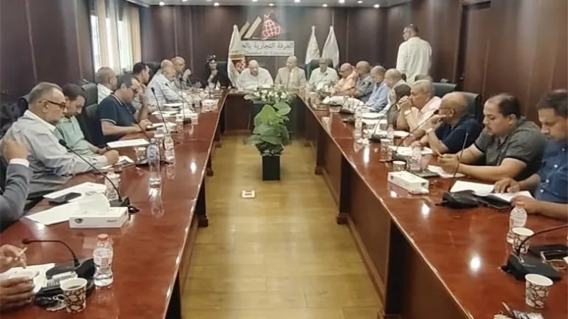 شعبة المخابز البلدية تبحث استعدادات تطبيق منظومة الخبز الجديدة بمقر غرفة الجيزة التجارية