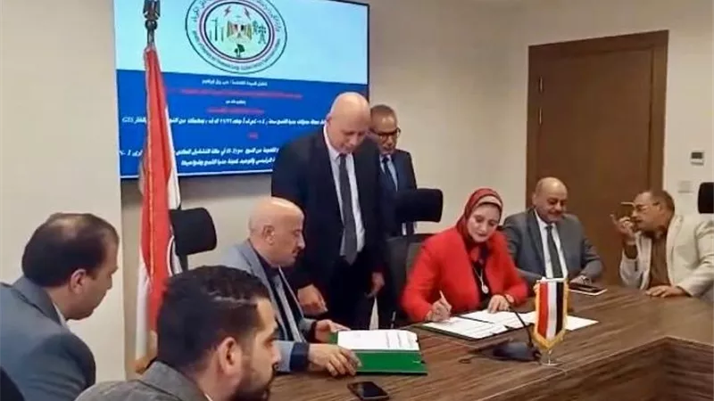 المصرية لنقل الكهرباء توقع عقد إنشاء محطة محولات منيا القمح الجديدة لدعم استقرار التغذية الكهربائية بمحافظة الشرقية