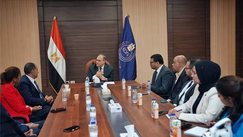 رئيس هيئة الدواء المصرية يبحث مع 