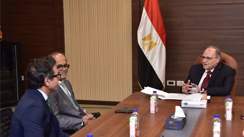 هيئة الدواء المصرية تبحث مع 