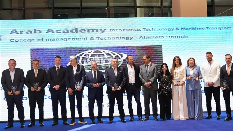 البورصة المصرية تطلق مبادرة لتدريب أوائل الخريجين 6 أشهر وتوسع برامج نشر الثقافة المالية