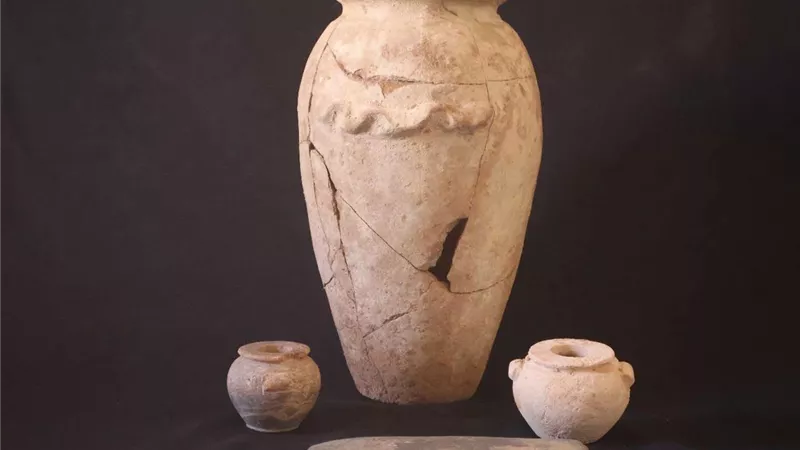 كشف أثري جديد بالمنيا يعيد رسم تطور العمارة الجنائزية في مصر القديمة