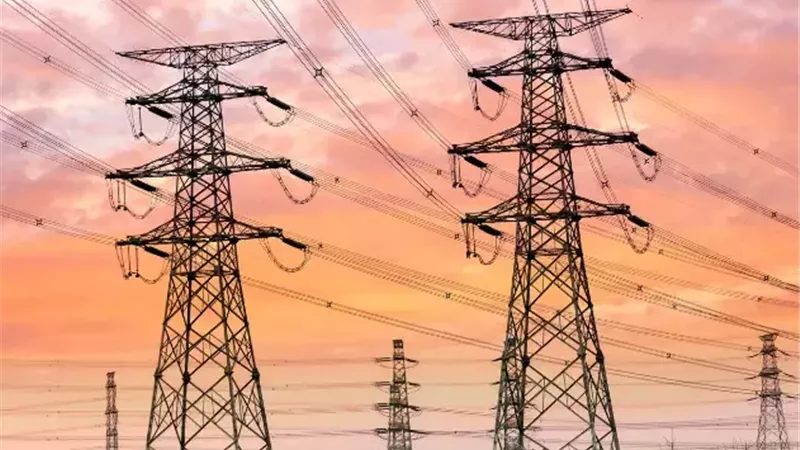 العدادات مسبقة الدفع وسرقات الكهرباء.. ملفات عاجلة أمام رئيس القابضة لكهرباء مصر الجديد