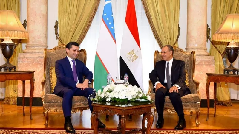 وزير الخارجية يعقد مباحثات موسعة مع نظيره الأوزبكي لتعزيز التعاون الثنائي والتنسيق الإقليمي