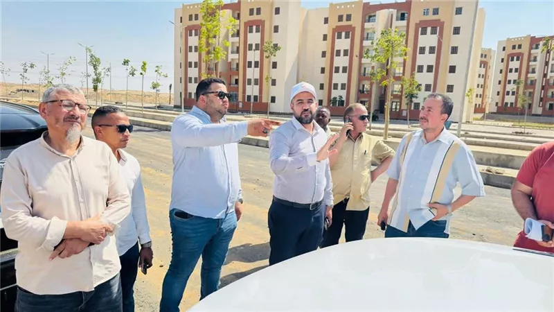 رئيس جهاز العبور الجديدة يتابع مشروعات الطرق والمرافق بـ 