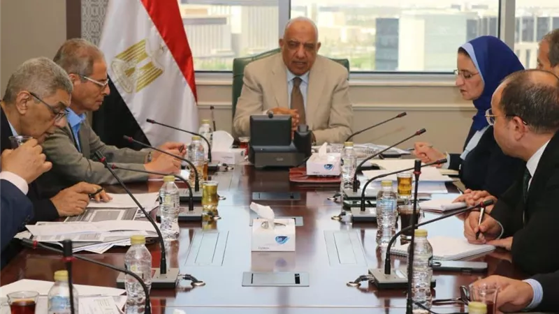 وزير الكهرباء يترأس اجتماعًا لمتابعة خطة تأمين الشبكة القومية ورفع كفاءة التشغيل خلال فصل الصيف
