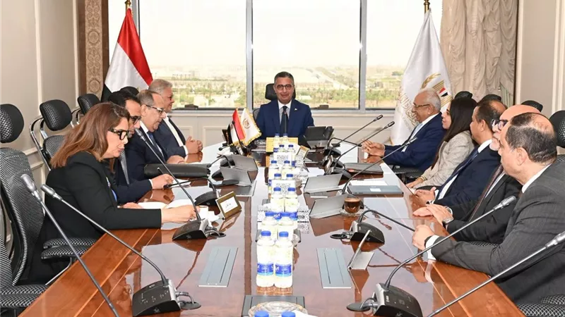 وزير التموين يبحث مع شركة TMT إدخال سلسلة مونوبري الفرنسية إلى السوق المصري