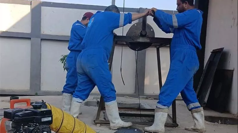 قبل حدوث الأعطال..مياه القناة تواصل خطة التطهير الوقائي بمحطات الصرف في السويس