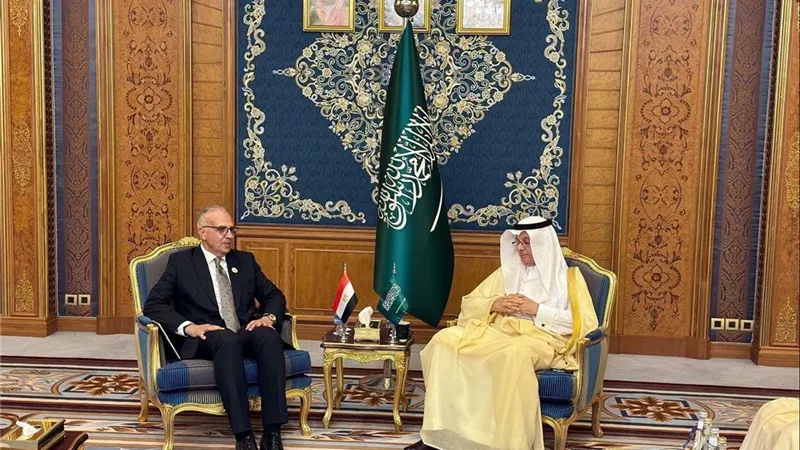 وزير الري يبحث مع نظيره السعودي تعزيز التعاون في إدارة المياه والري 