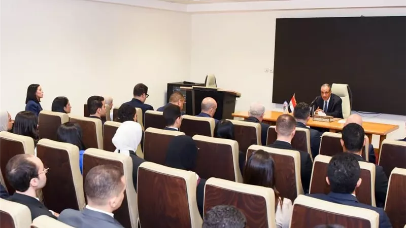 وزير الخارجية يوجه رسائل مهمة للدبلوماسيين الجدد: تمثيل مصر مسؤولية وطنية كبيرة