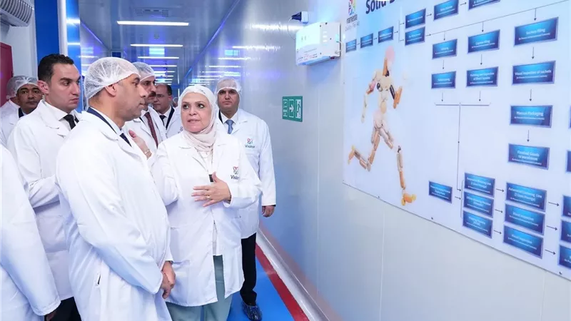 وزير العمل من داخل 