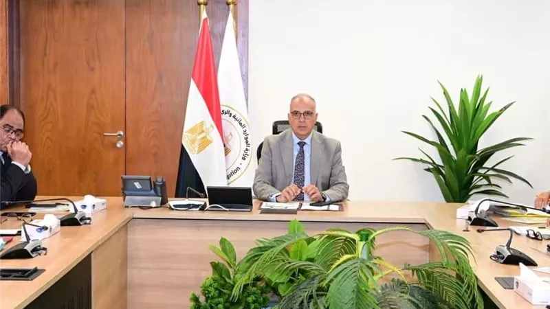 الري تتابع الدراسة الخاصة بمنظومة التحكم في ورد النيل والمخلفات العائمة قبل انتشارها في منظومة المياه 
