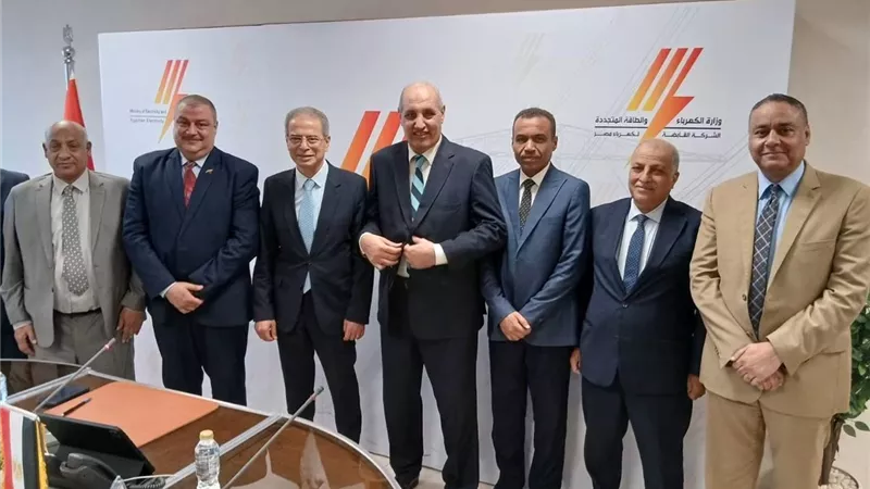 استثمارات بـ990 مليون جنيه.. مصر العليا لتوزيع الكهرباء تعلن خطة تطوير الشبكات والعدادات الذكية خلال 2026/2027