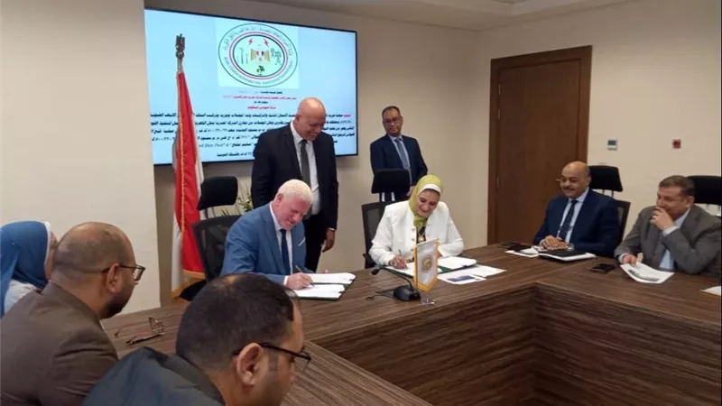 الكهرباء توقع عقداً مع شركة الجوهري للمقاولات لتنفيذ جزء من مشروع ربط محطة محولات سمنود الجديدة بالشبكة القومية