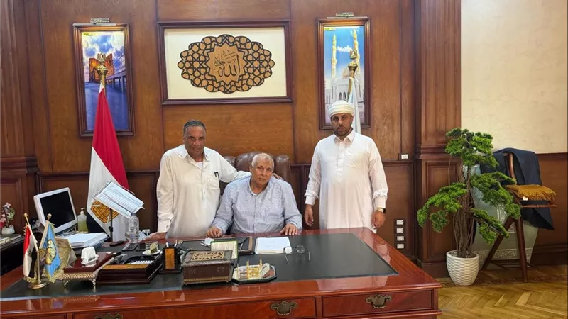 استجابة لمطالب التجار..مطروح تعفي سيارات الأغذية والمياه المعدنية من رسوم بوابة الكيلو8