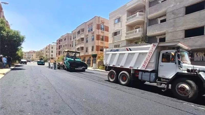 وزيرة الإسكان تتابع تنفيذ خطط تطوير شبكات الطرق والمرافق بعددٍ من المدن الجديدة