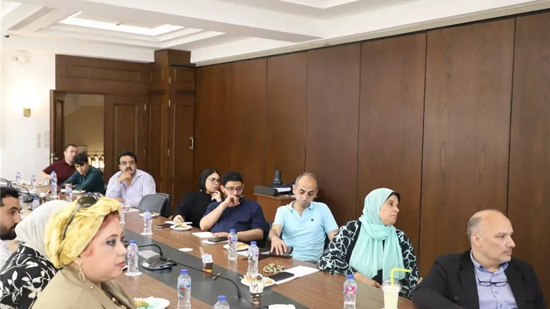 غرفة الإسكندرية تنظم ندوة متخصصة لتسهيل تراخيص المحال العامة وتعزيز التحول الرقمي 