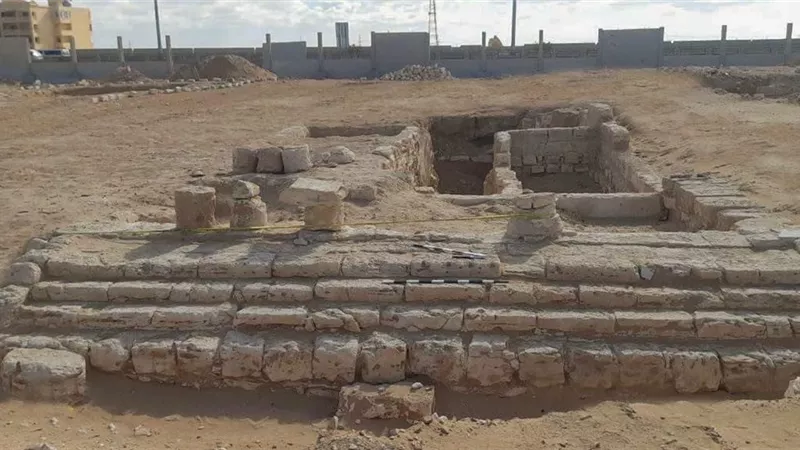 اكتشاف أثري جديد في مارينا العلمين.. العثور على 18 مقبرة وتابوت جرانيت ولسان ذهبي يكشفان أسرار المدينة القديمة