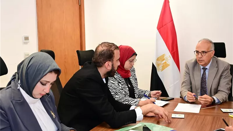 وزير الري يبحث مع نواب البرلمان مطالب المواطنين وخطط تطوير الترع وإحلال الكباري