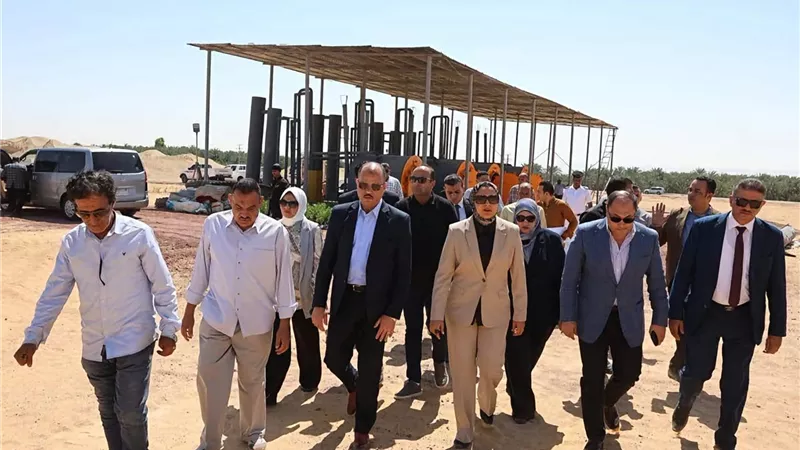 رئيس تنمية الصعيد يتابع مشروع تدوير المخلفات بالوادي الجديد ويبحث فرص استثمار وتنمية جديدة