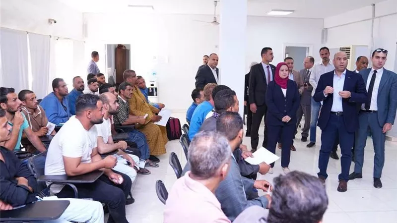 وزير العمل يتفقد اختبارات فرص الخارج ويؤكد مجانية الخدمات وحماية حقوق المواطنين بالكامل